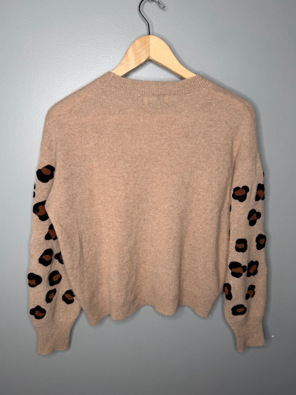 27 Miles Leopard Sleeve Cashmere Crewneck - Picture 3 of 11